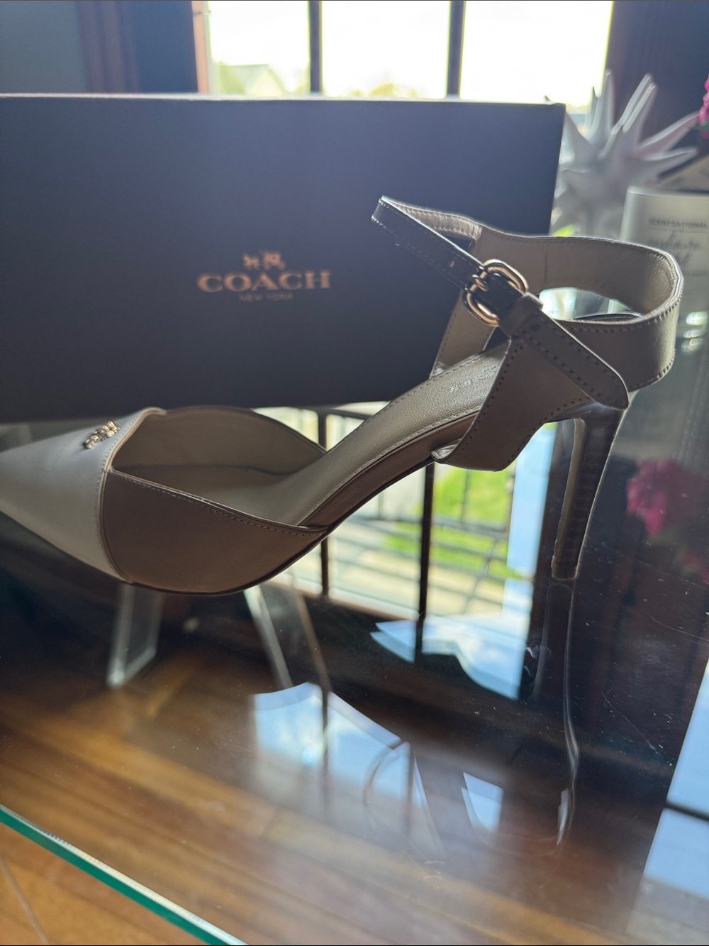 Coach White and Tan Pointed Toe Slingback Mule - Picture 3 of 8